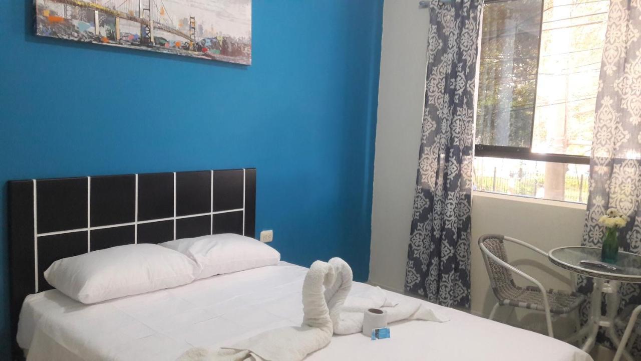 Aypa Hostal Trujillo Extérieur photo
