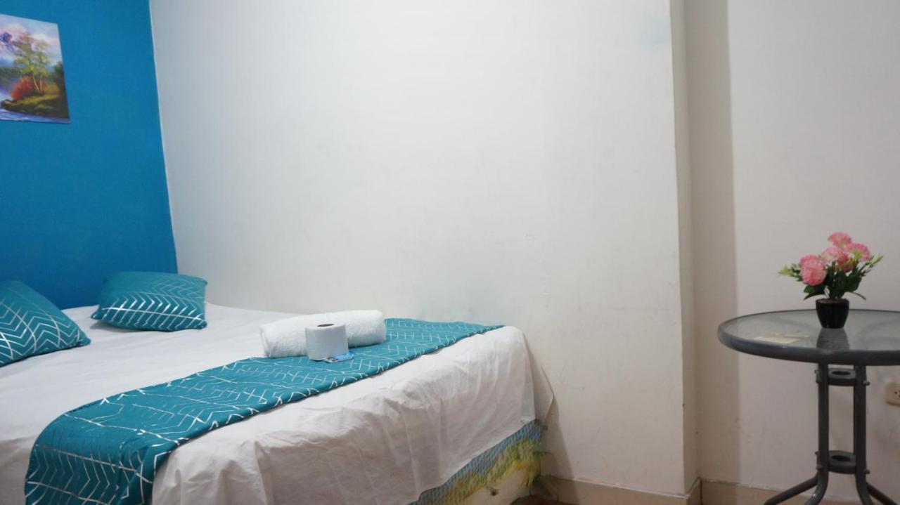 Aypa Hostal Trujillo Extérieur photo