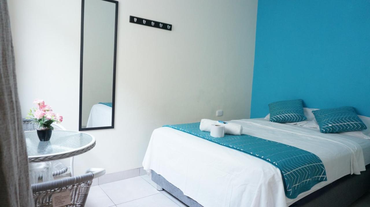Aypa Hostal Trujillo Extérieur photo
