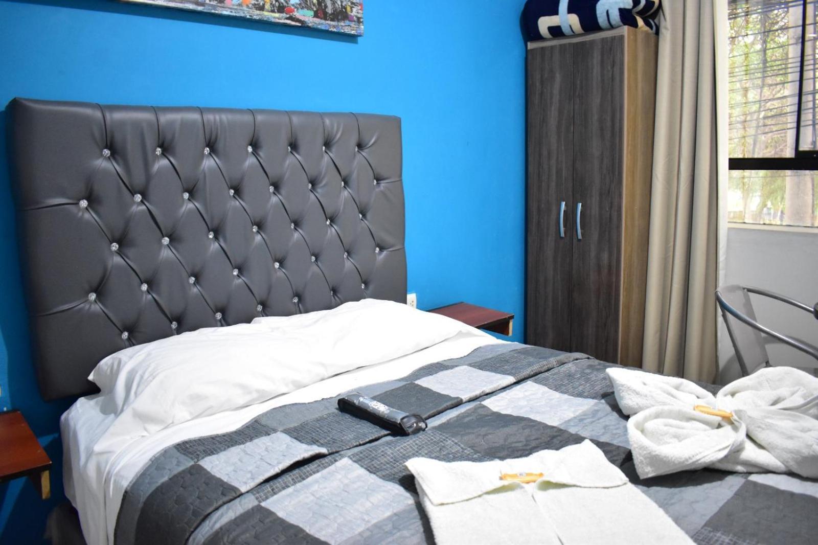Aypa Hostal Trujillo Extérieur photo