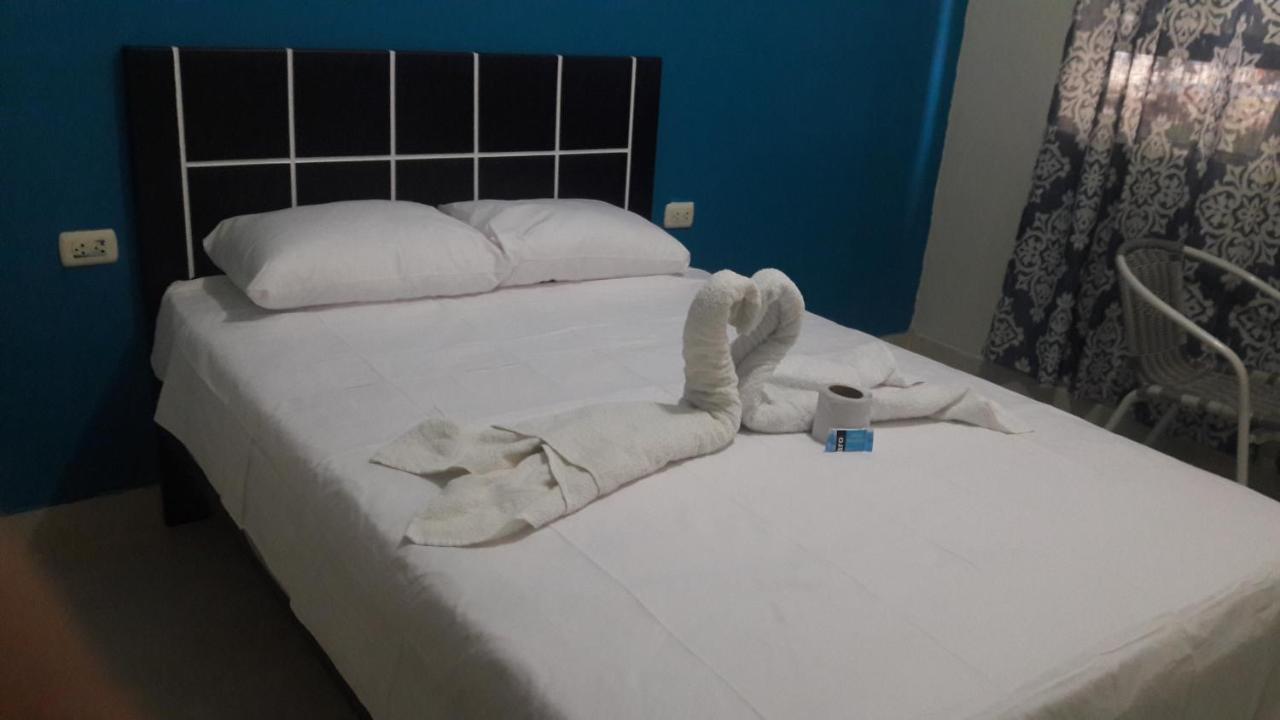Aypa Hostal Trujillo Extérieur photo